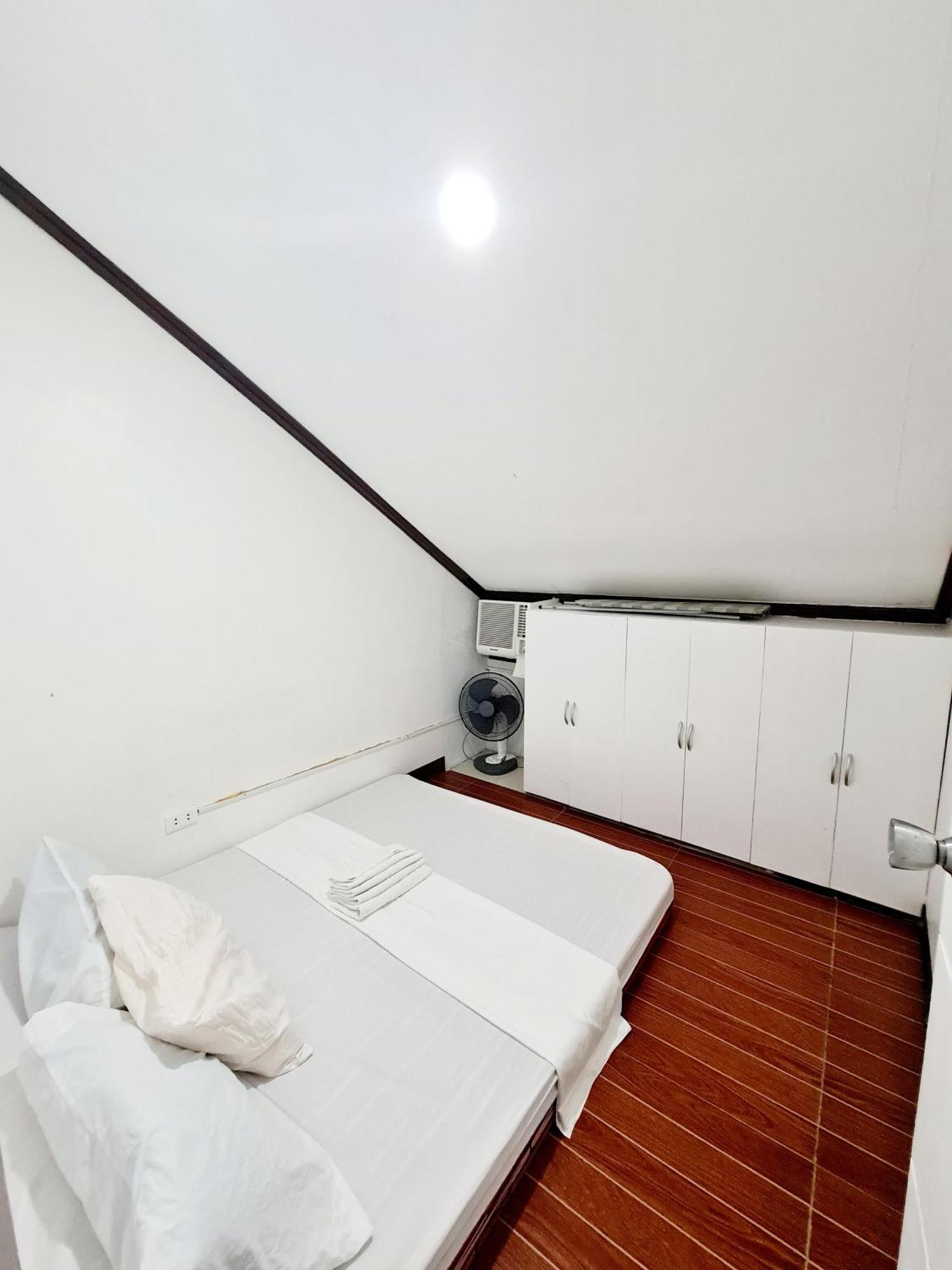 Calapan City Fully Furnished House Transient Near Xentromall L39 Экстерьер фото