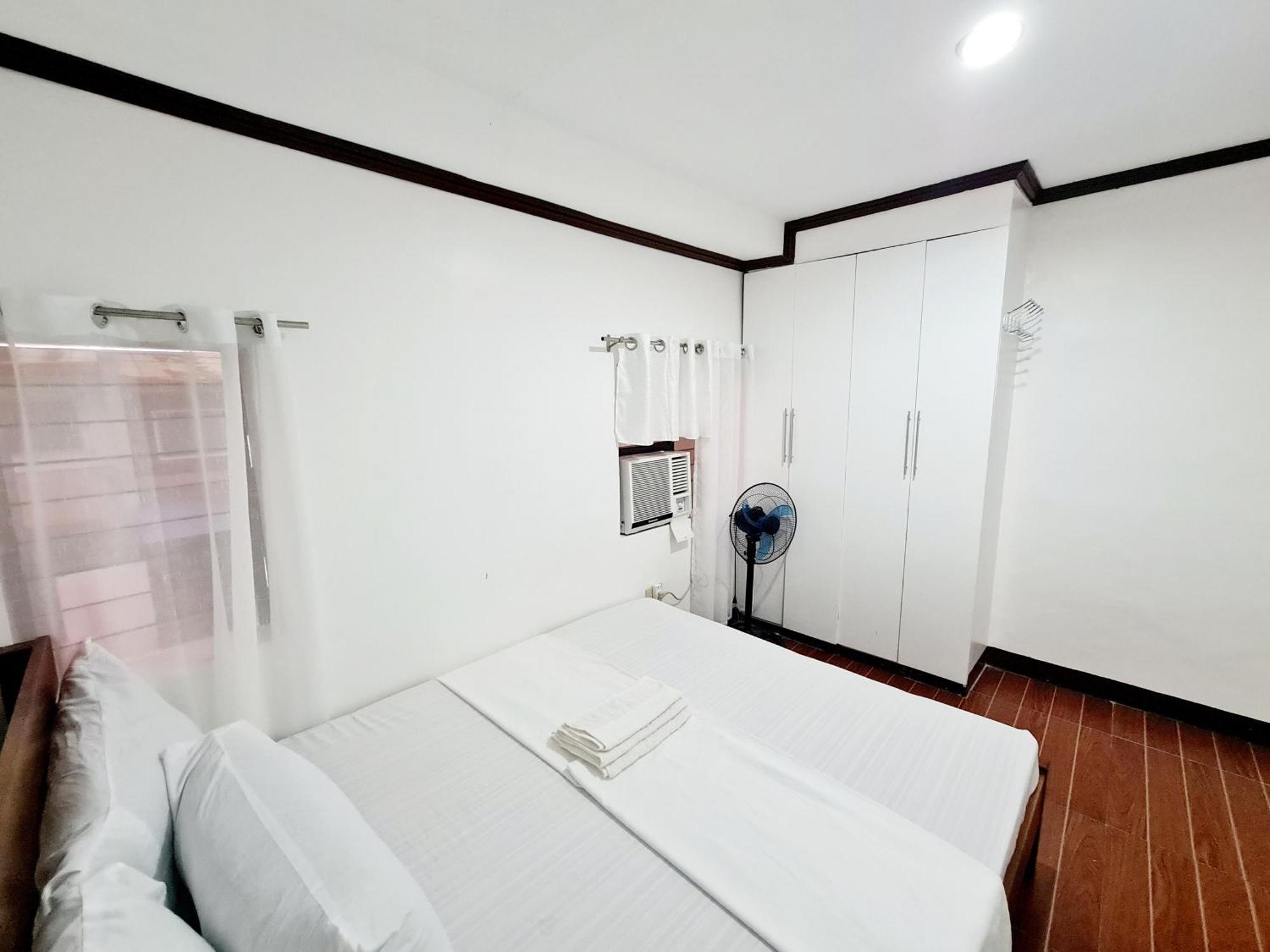 Calapan City Fully Furnished House Transient Near Xentromall L39 Экстерьер фото
