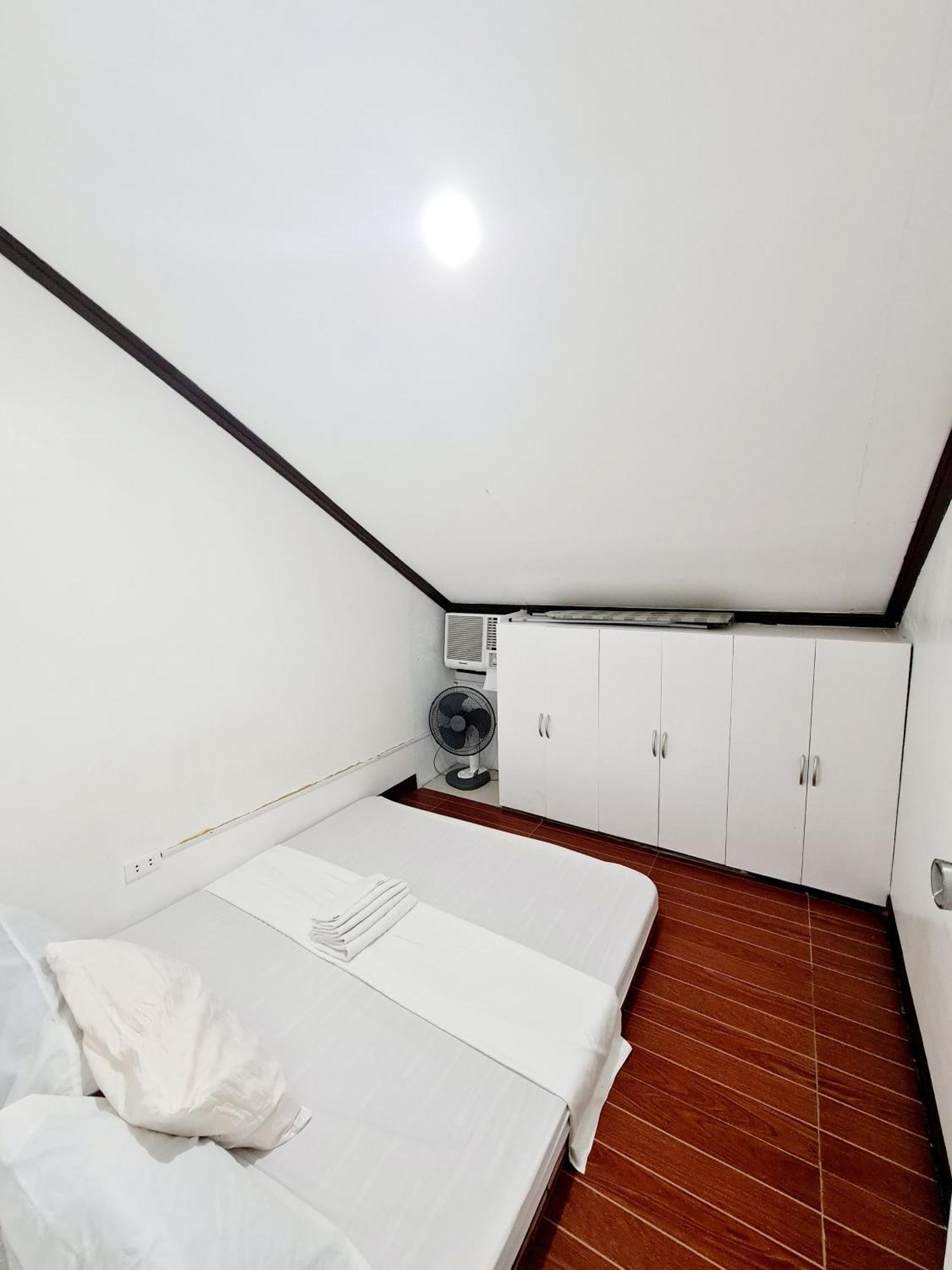 Calapan City Fully Furnished House Transient Near Xentromall L39 Экстерьер фото