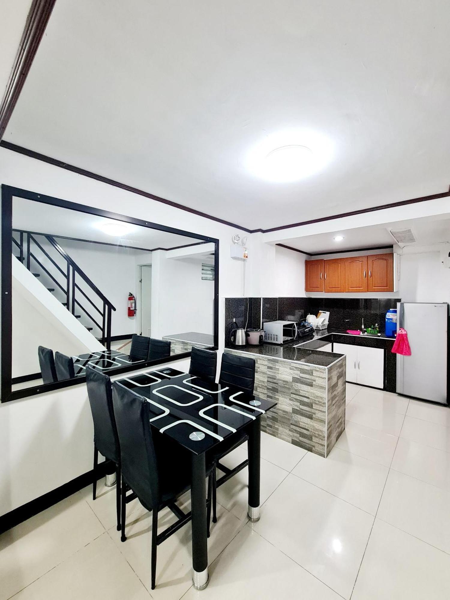 Calapan City Fully Furnished House Transient Near Xentromall L39 Экстерьер фото